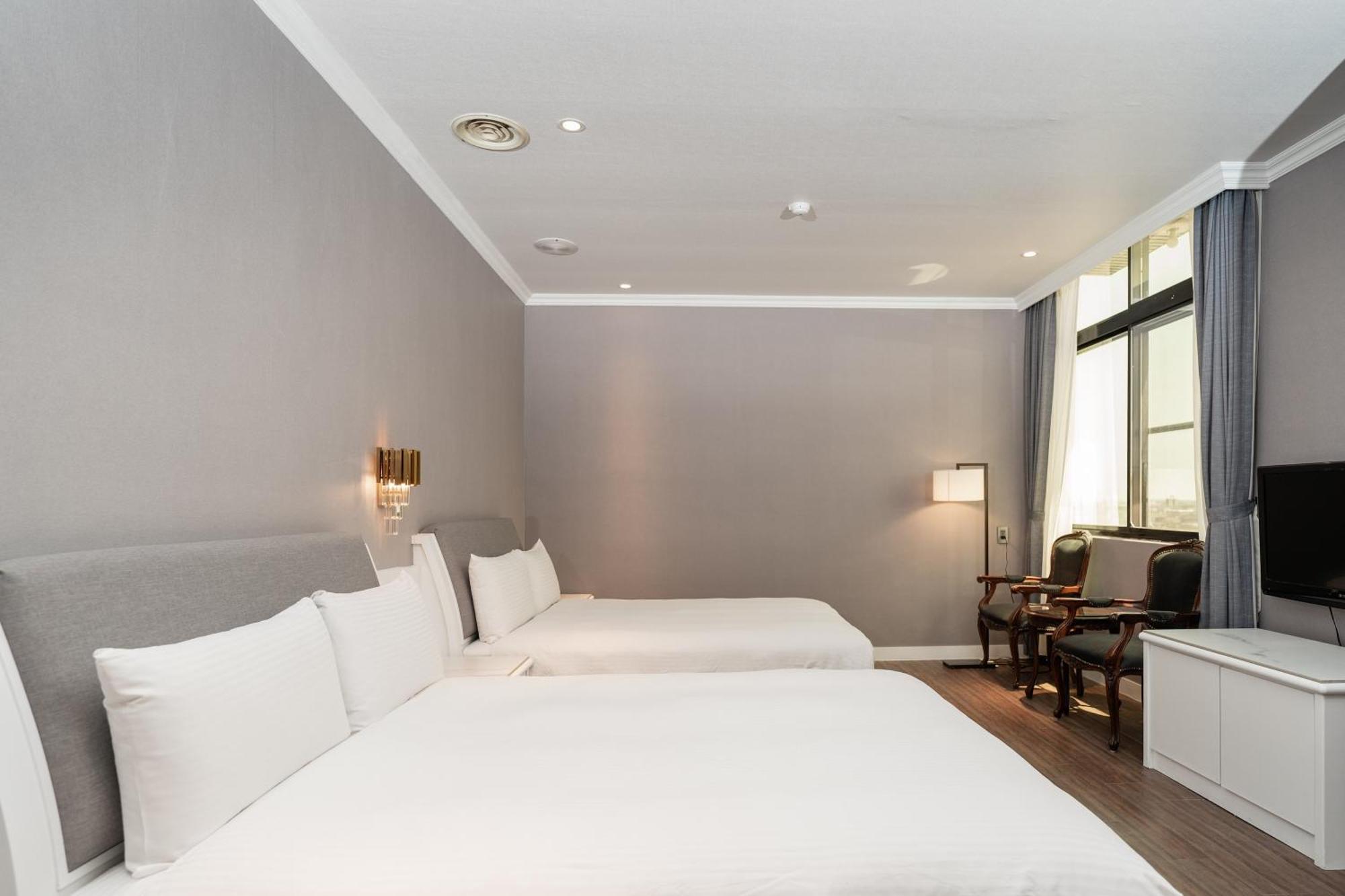 Yilan Fu Hsiang Hotel מראה חיצוני תמונה