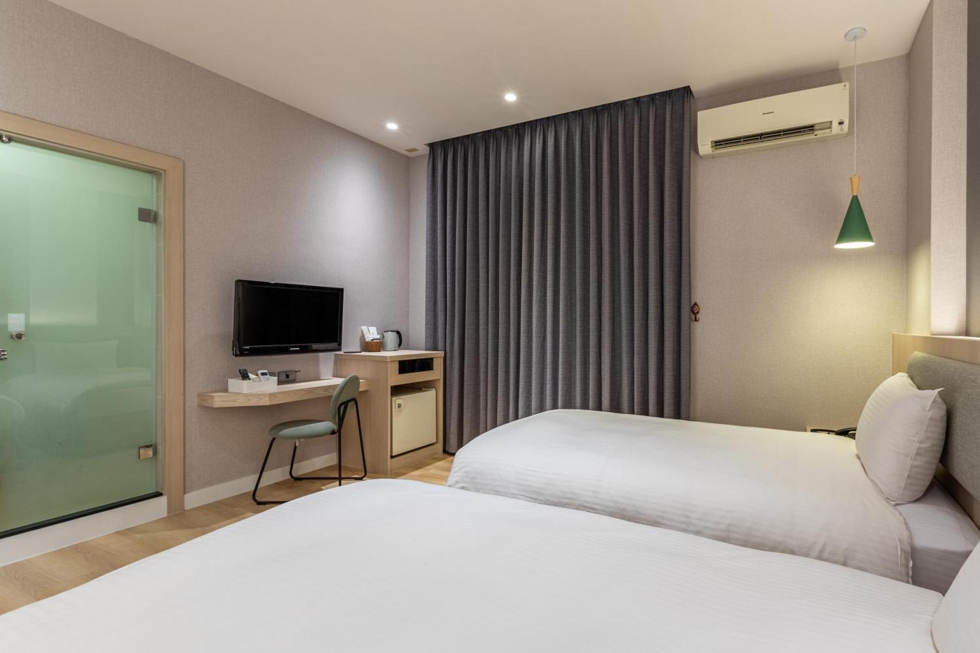 Yilan Fu Hsiang Hotel חדר תמונה